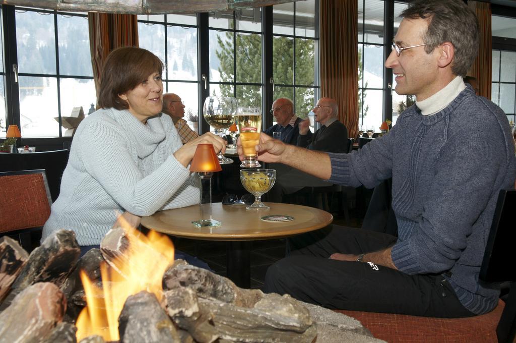 Hotel-Restaurant Sternen Nesslau Exteriör bild