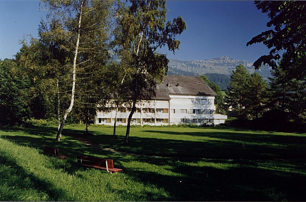 Hotel-Restaurant Sternen Nesslau Exteriör bild